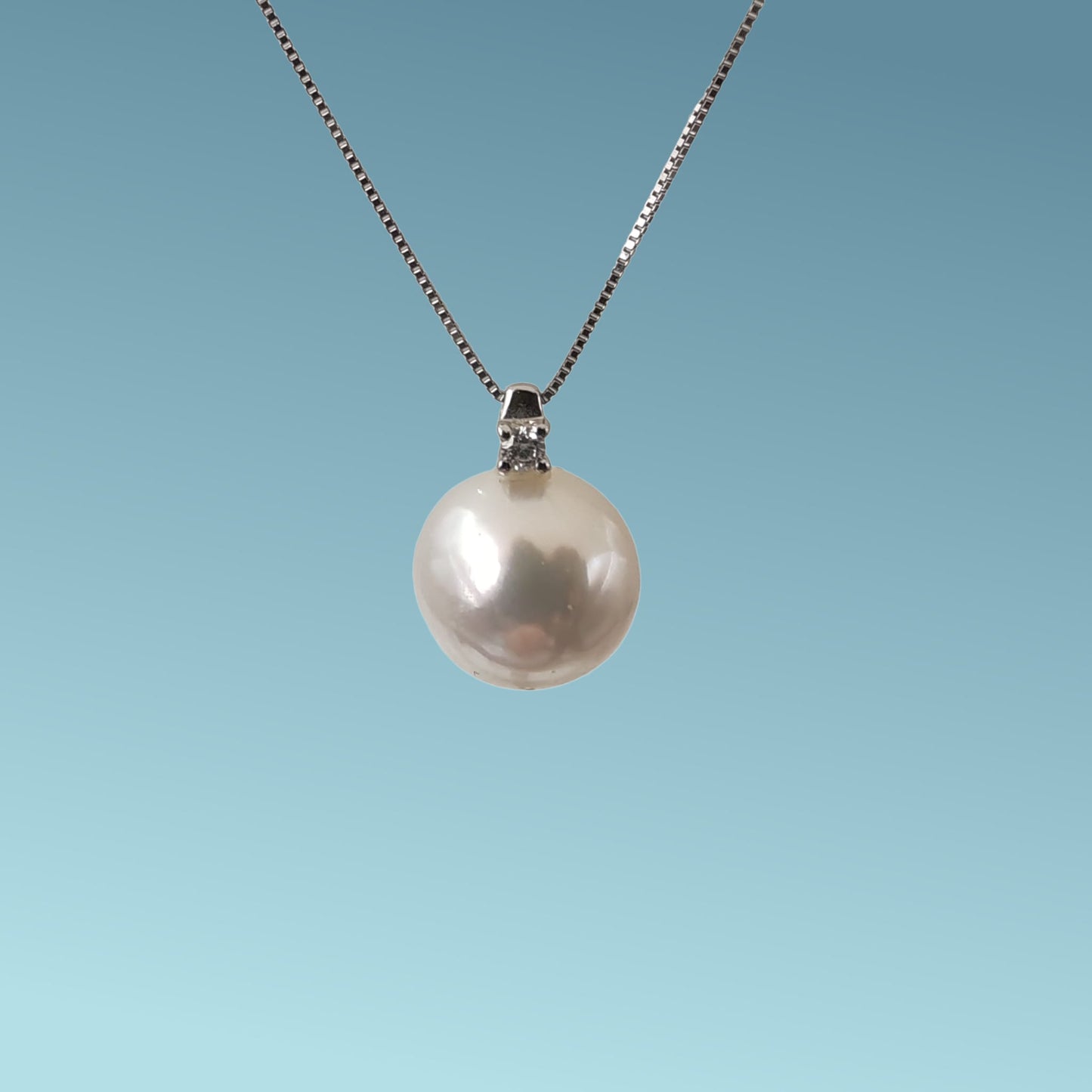 girocollo maglia veneziana in oro bianco 18kt di meteore gioielli con perla akoya coltivazione in acqua di mare diam 8-8.5 con un diamante naturale ct 0.02.