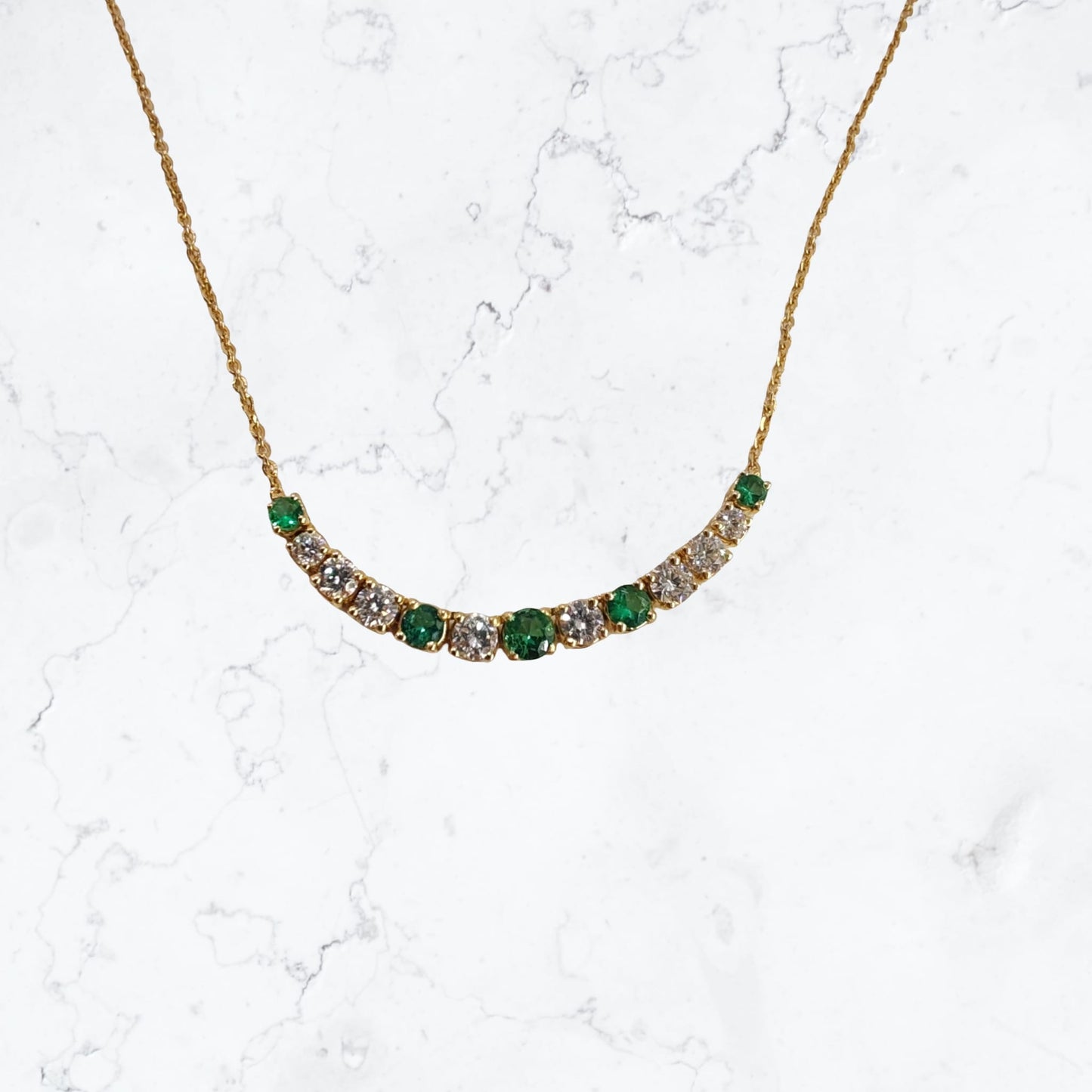 collana elegante oro giallo smeraldi e diamanti