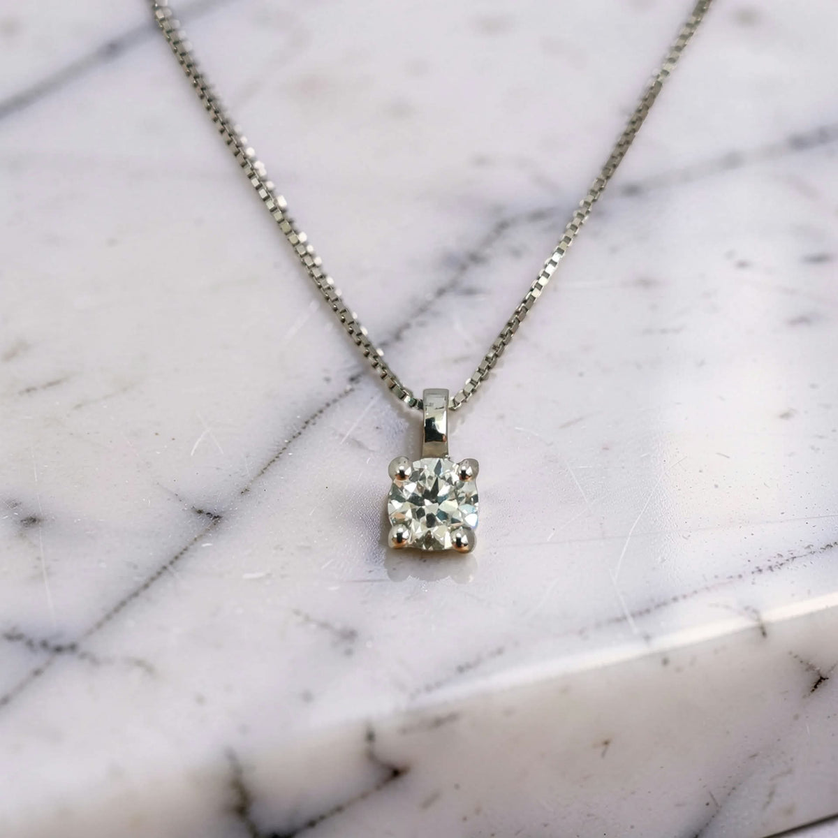 collana punto luce con diamante 0.31 ct  e color si1, certificato igi 