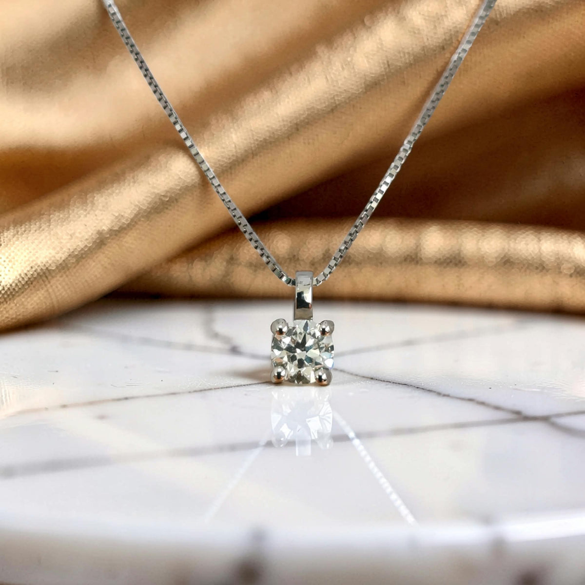 collana punto luce con diamante 0.31 ct  e color si1, certificato igi, taglio excellent, nessuna fluorescenza