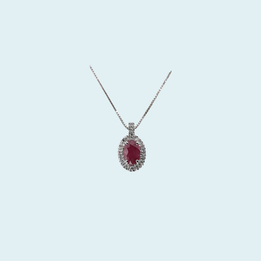 Collana in oro bianco 18kt cm 45 di Meteore Gioielli con rubino naturale taglio ovale e contorno di diamanti naturali taglio brillante.