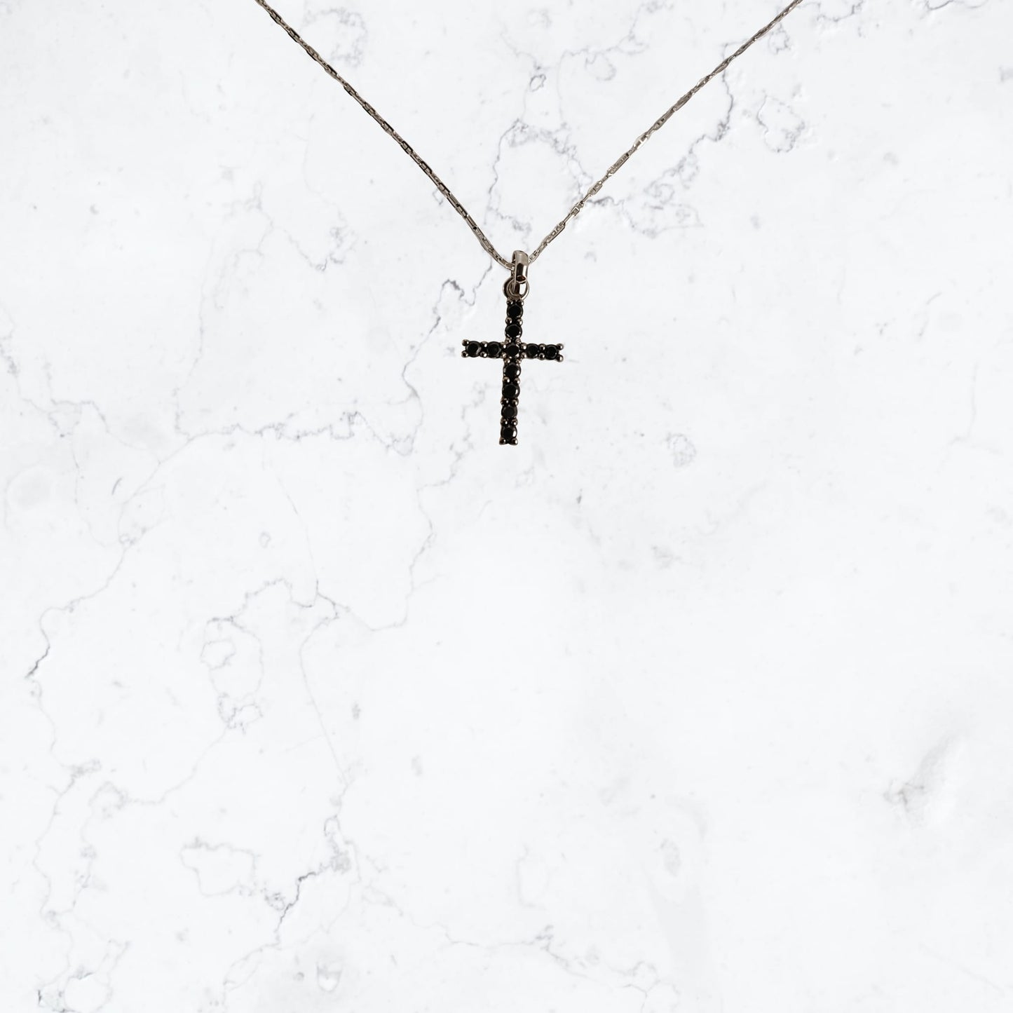 collana uomo croce in oro bianco  diamanti neri 