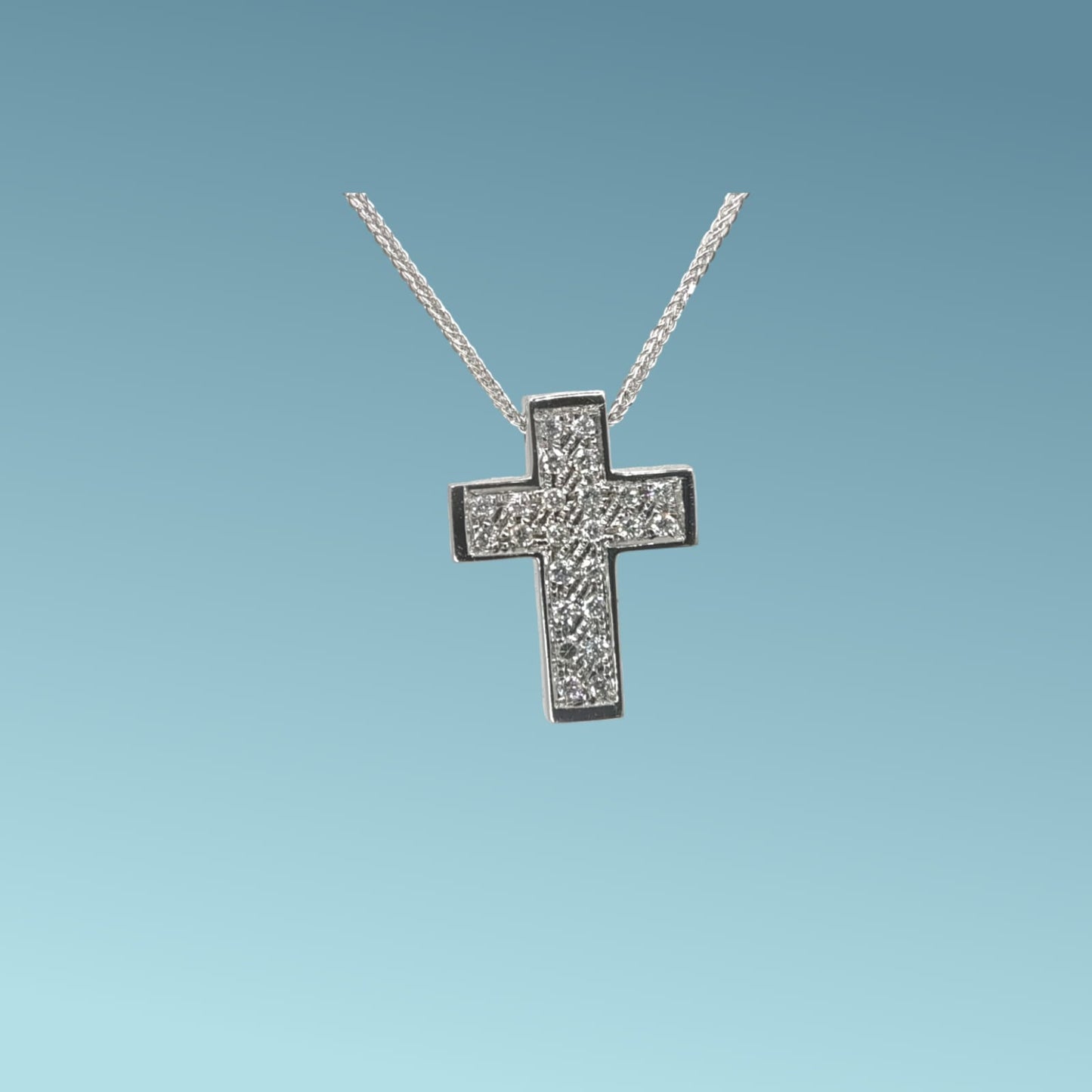 collana con crocein oro bianco 18kt con pave di diamanti