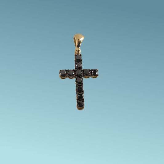 Ciondolo in Oro Giallo 18kt di Meteore Gioielli a forma di croce cm 2.00 con 11 diamanti neri incassati su castoni a filo su base tonda per un totale di 0.42 ct