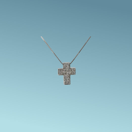 collana con croce in oro con pavè di diamanti modello medio