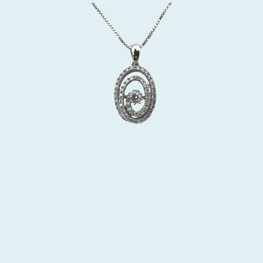 Girocollo con Pendente impreziosito da piccoli diamanti naturali. La forma a girandola crea un effetto di movimento e luminosità che esalta il diamante naturale