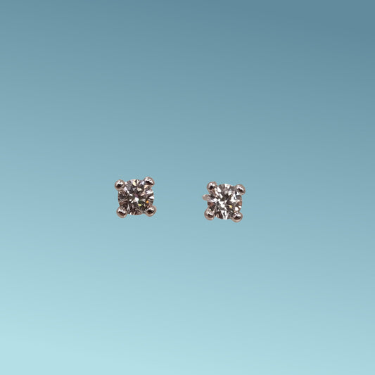 Orecchini Punto luce in oro bianco 18kt di Meteore Gioielli con coppia di diamanti naturali taglio brillante 0.64ct G/VS.