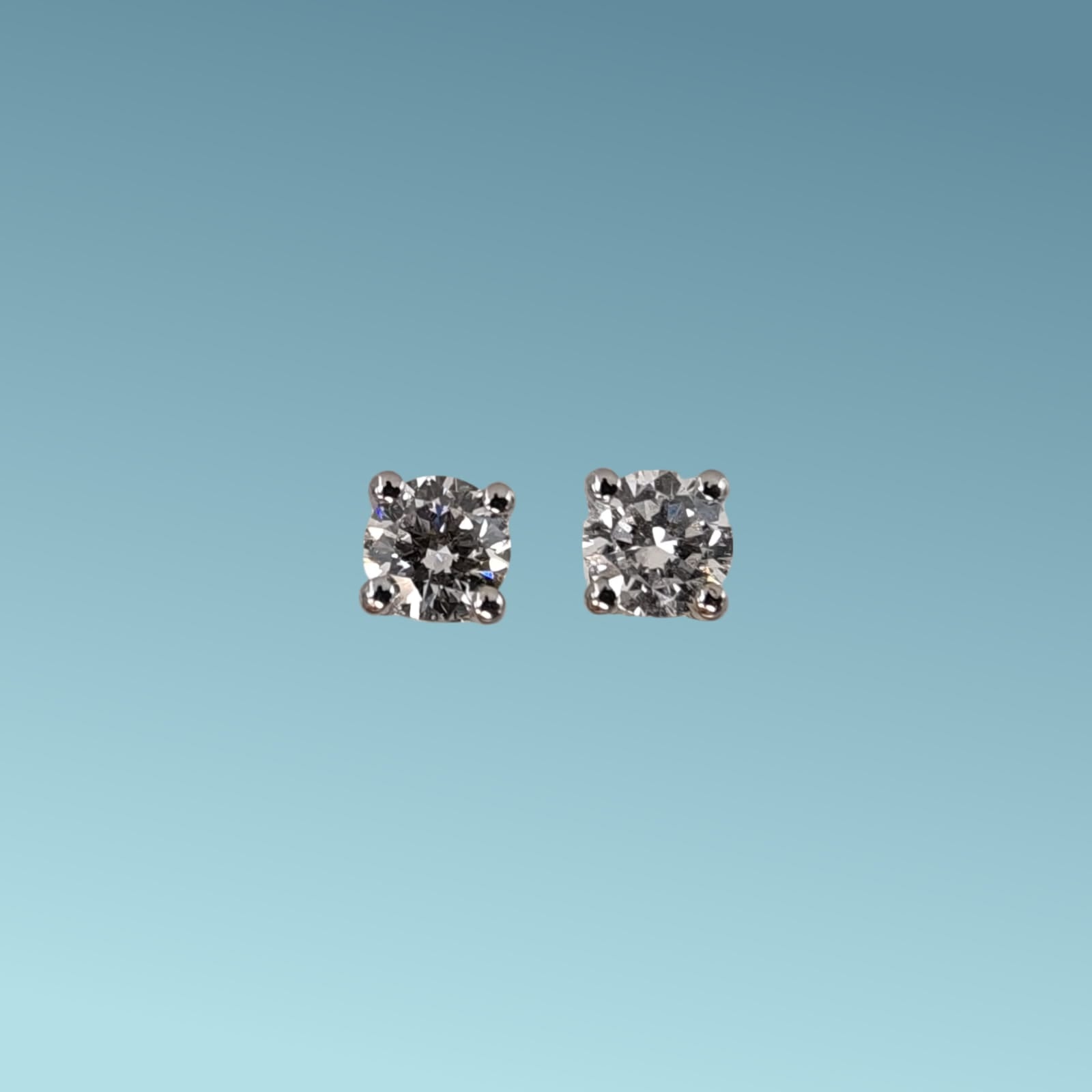Orecchini punto luce in oro bianco 18kt di Meteore Gioielli con diamanti di laboratorio "Lab Grown" ct 0.75 D/VS1