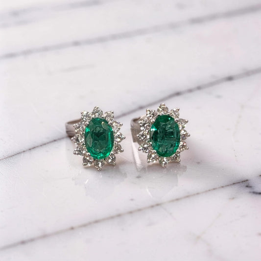 Orecchini in Oro Bianco 18Kt con Smeraldi Naturali 1.31 ct e Diamanti Naturali 0.62 ct Meteore Gioielli