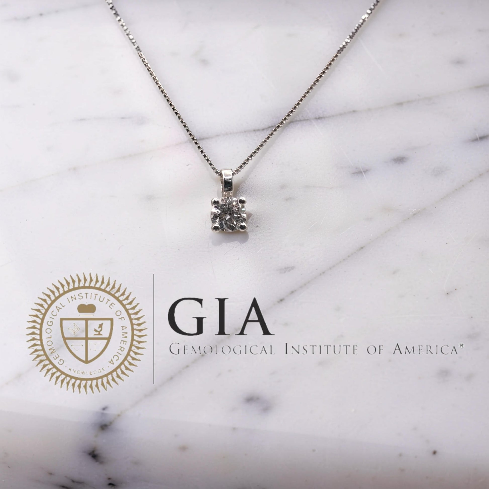 collana punto luce diamante 0.30 ct D VS1 oro bianco 18 kt certificato GIA, gioiello design minimal
