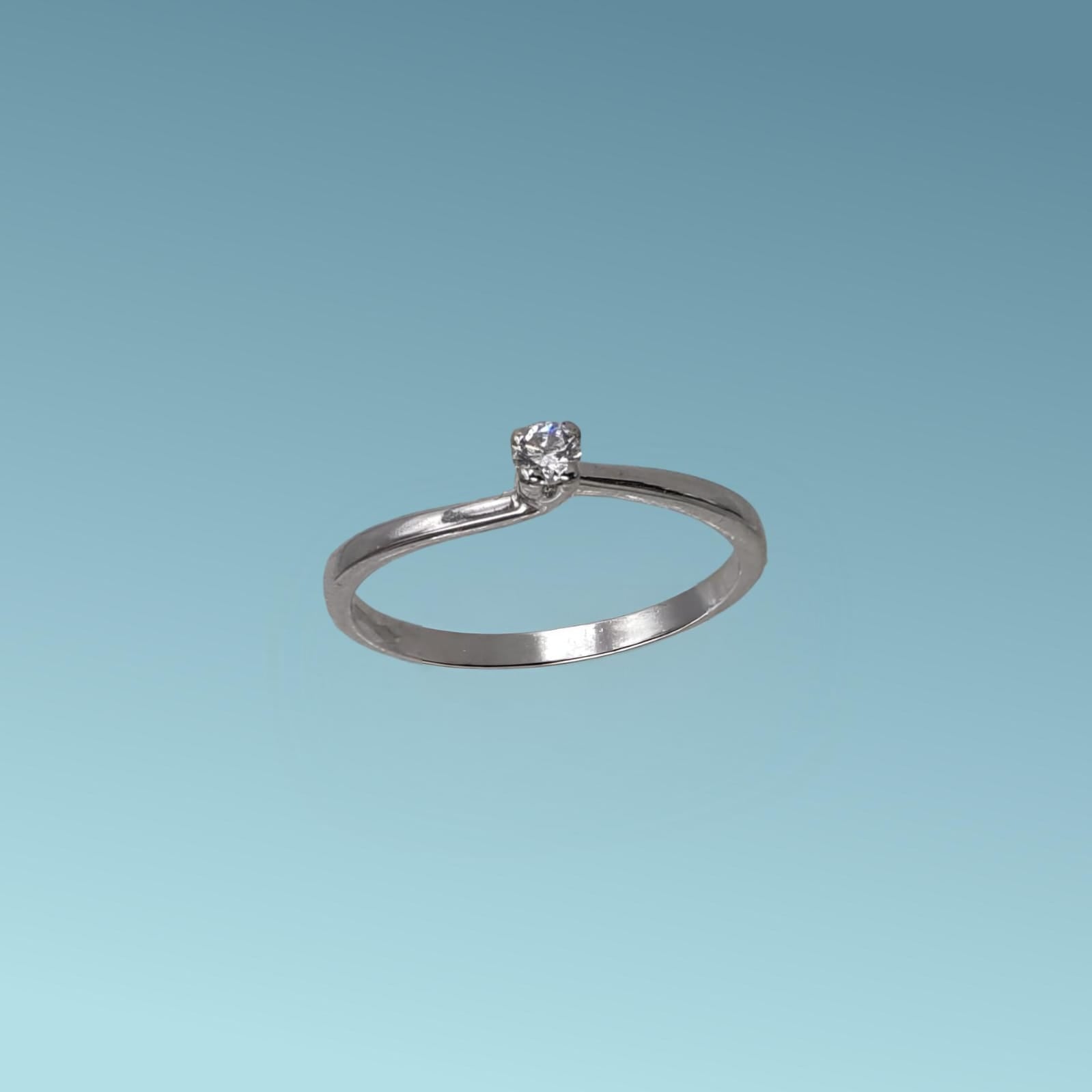 Anello Solitario in oro bianco 18kt di Meteore Gioielli con diamante naturale taglio brillante ct 0.09 G/VS