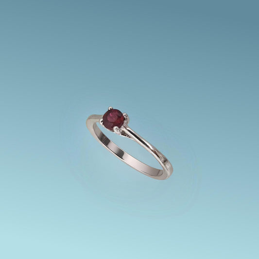 Anello Solitario in oro bianco 18kt di Meteore Gioielli con Rubino naturale taglio brillante ct 0.31 