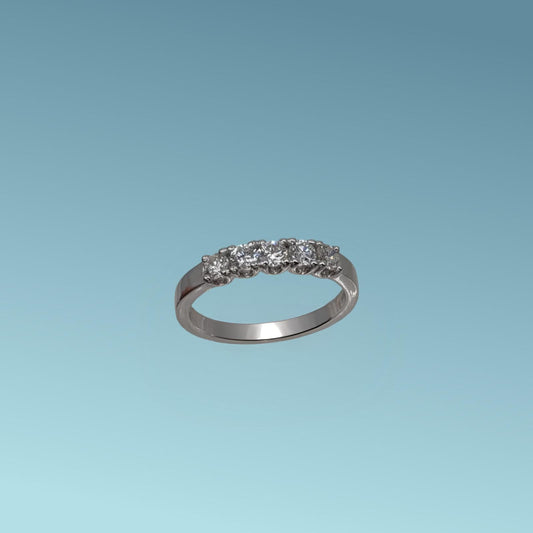 Anello veretta in oro bianco 18kt di Meteore Gioielli con 5 Diamanti naturali taglio brillante carati 0.50 G/Vs
