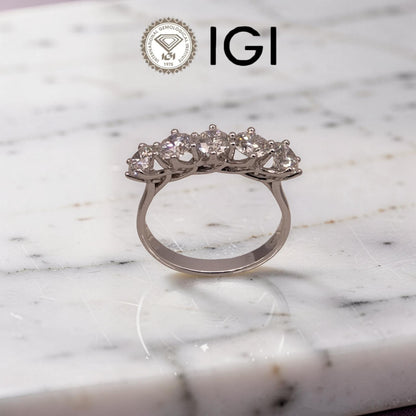Cosa sono i diamanti coltivati in laboratorio? Scoprilo con questa Veretta in oro bianco 18kt, 5 diamanti 1,50 ct D/VVS1, certificati IGI singolarmente.